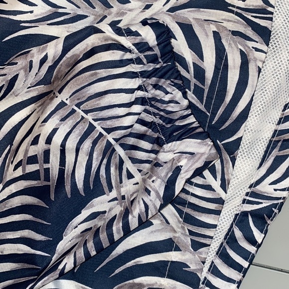 XERISON Floral Wind & Rain Activewear Jacket Size Medium - Picture 11 of 15